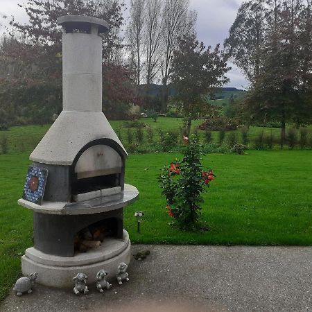 Hotel Pin Oaks Whanganui Esterno foto