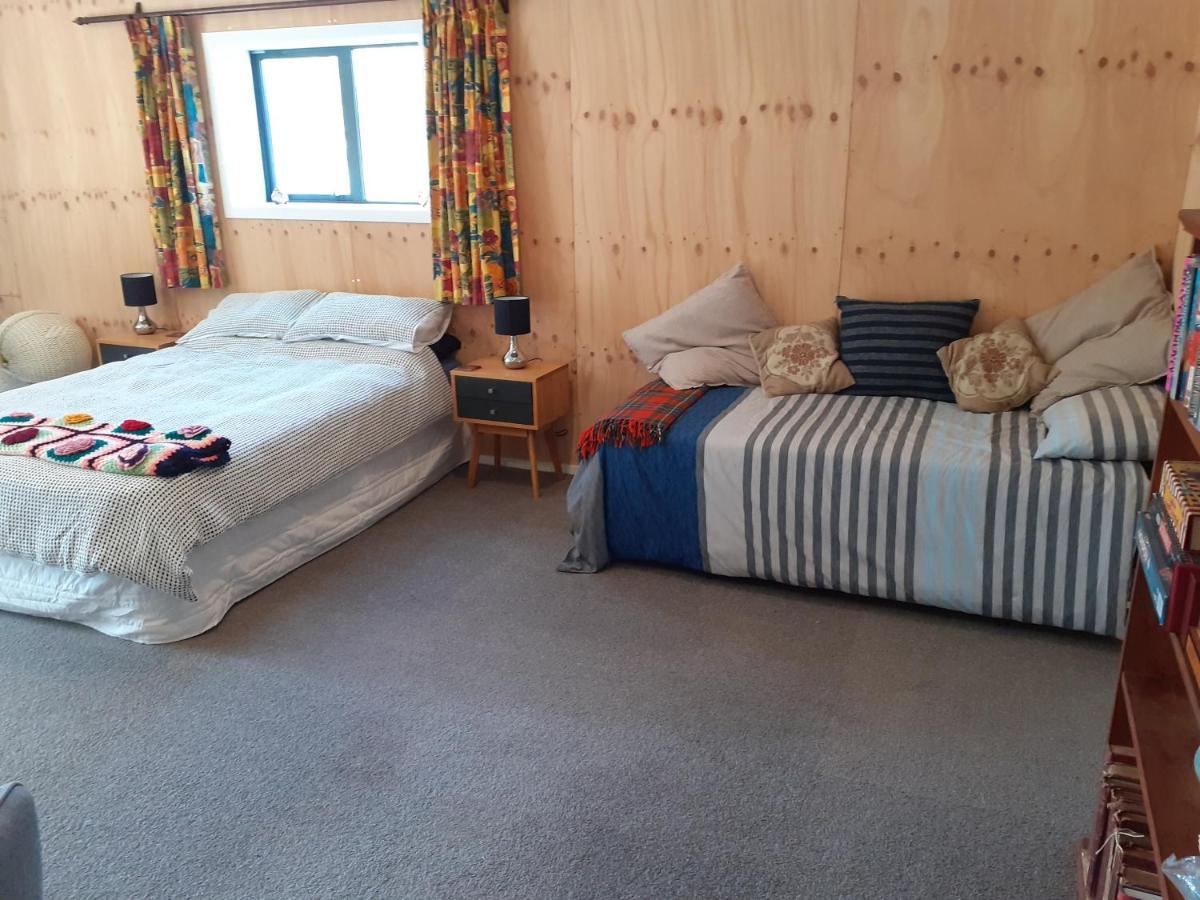 Hotel Pin Oaks Whanganui Esterno foto