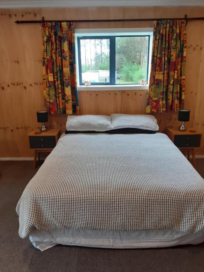 Hotel Pin Oaks Whanganui Esterno foto